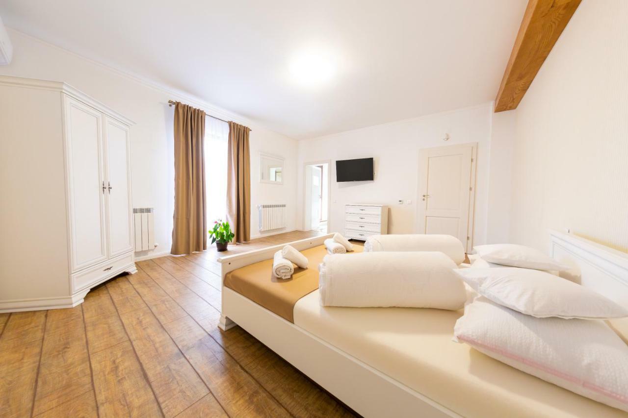 Casa Cu Nuc Hotel Alba Iulia Luaran gambar